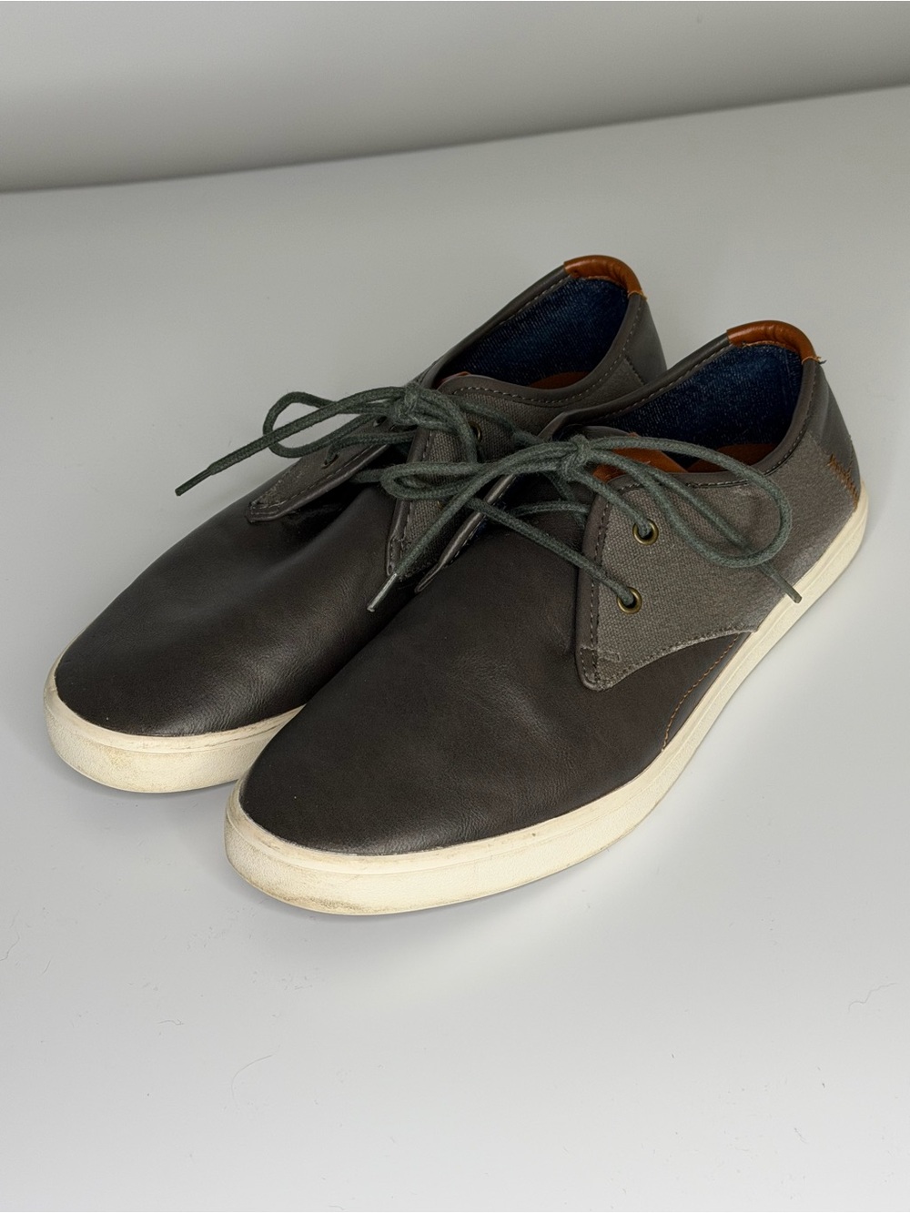 Mens Aldo fashion sneaker Gray Sz 9